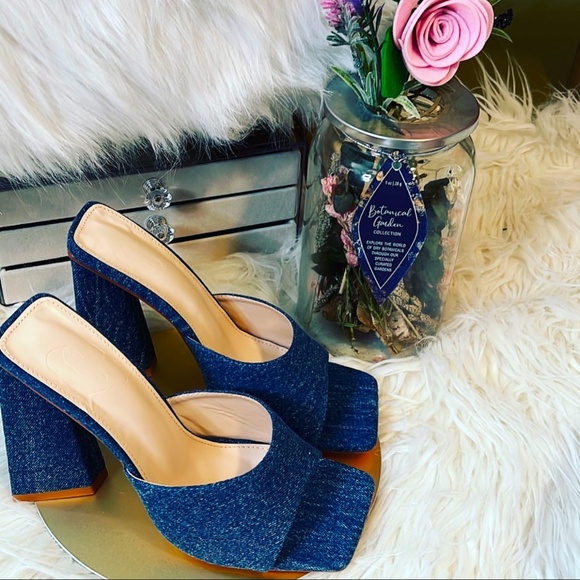 Boho Chic Vibes: Styled in Johnny Was Elegance 🌺✨ - Picture 2 of 12